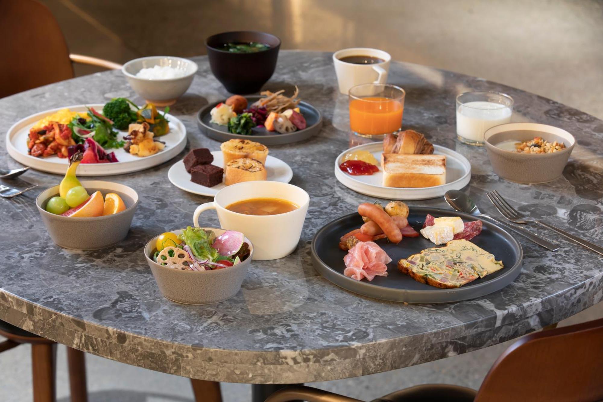 Good Nature Hotel Kyoto Eksteriør bilde A breakfast buffet at a hotel