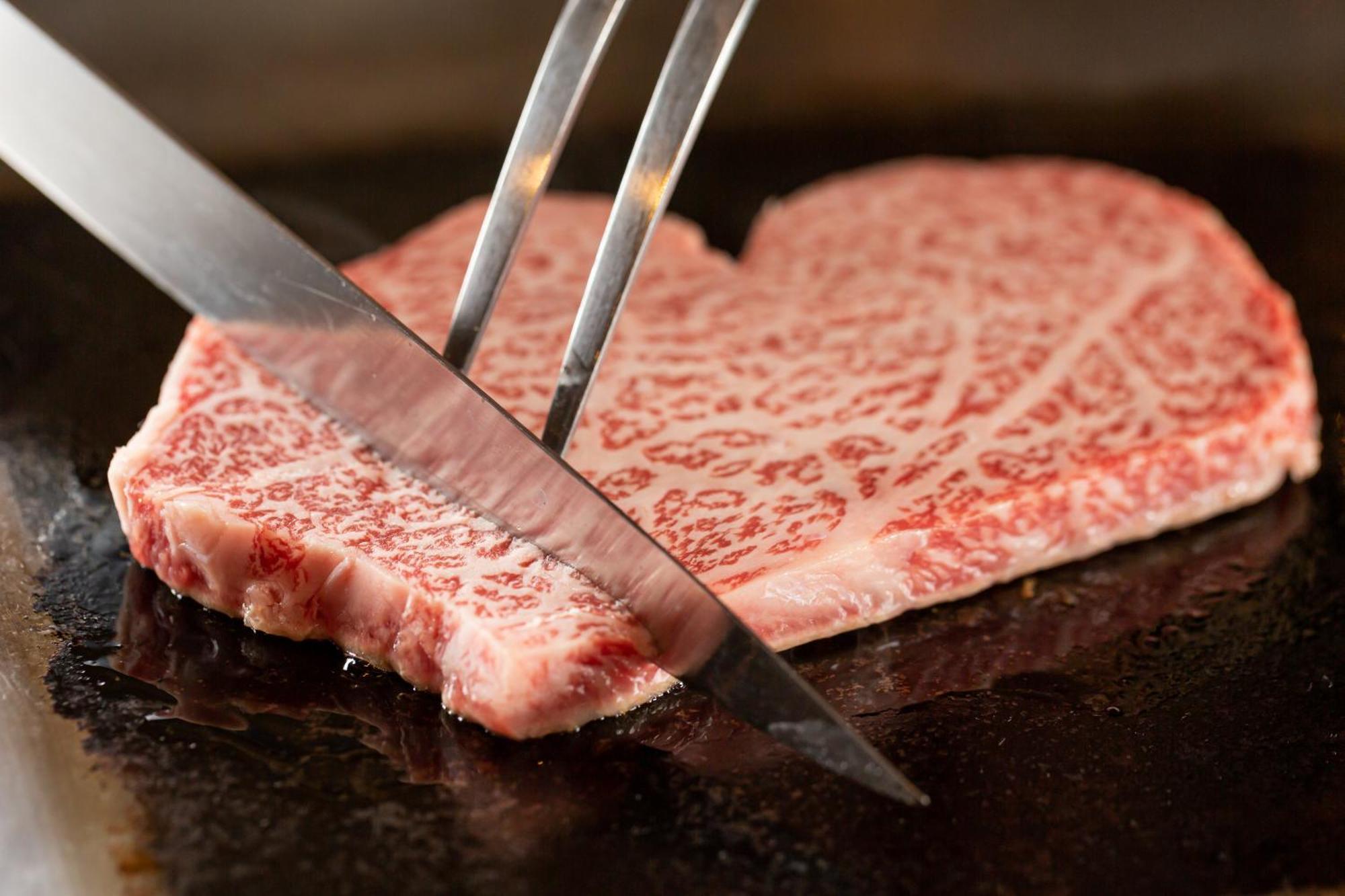 Good Nature Hotel Kyoto Eksteriør bilde A steak being cooked